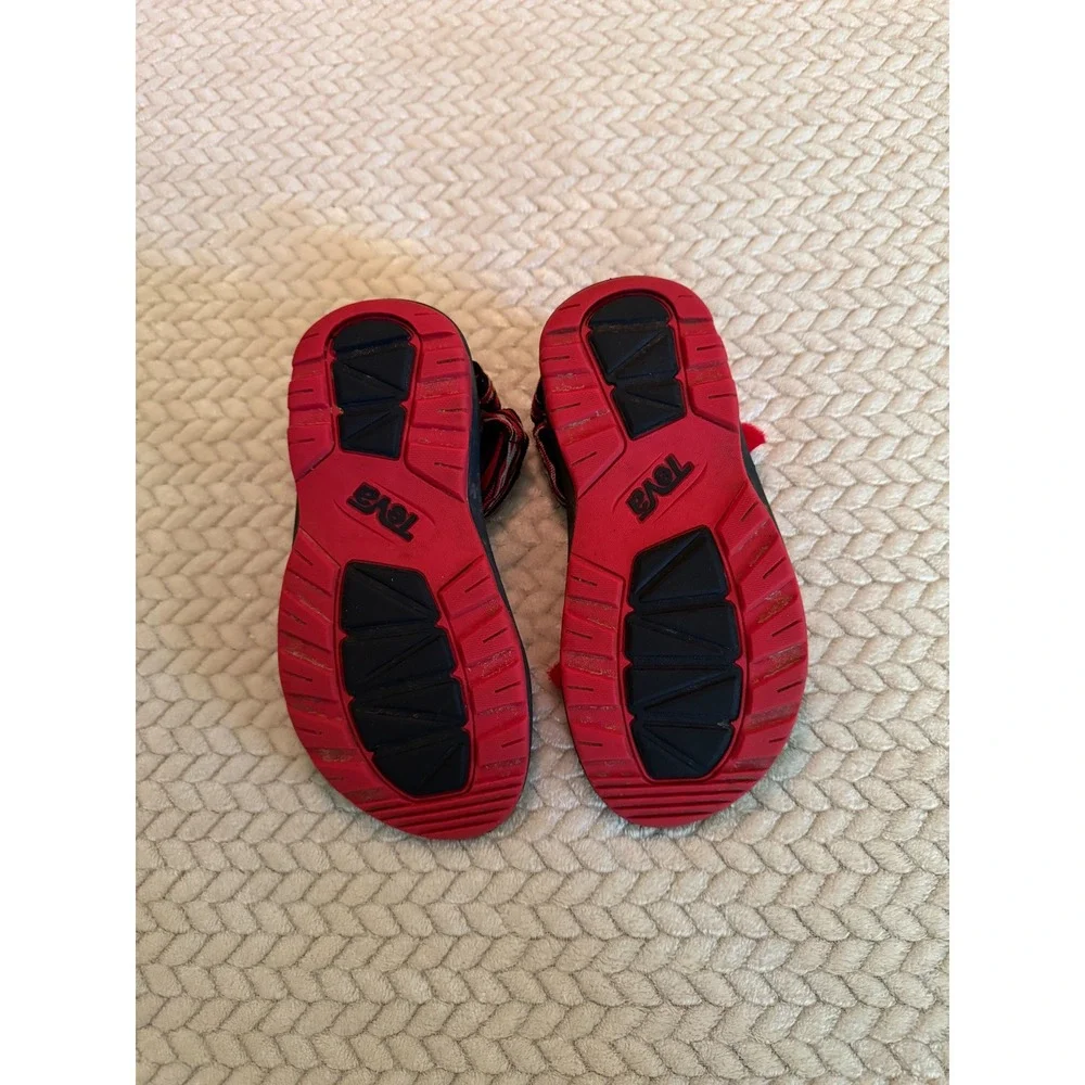 Teva Hurricane XLT 2 Kids Sandals Red Black Geometric Strappy Size 1 1019390C